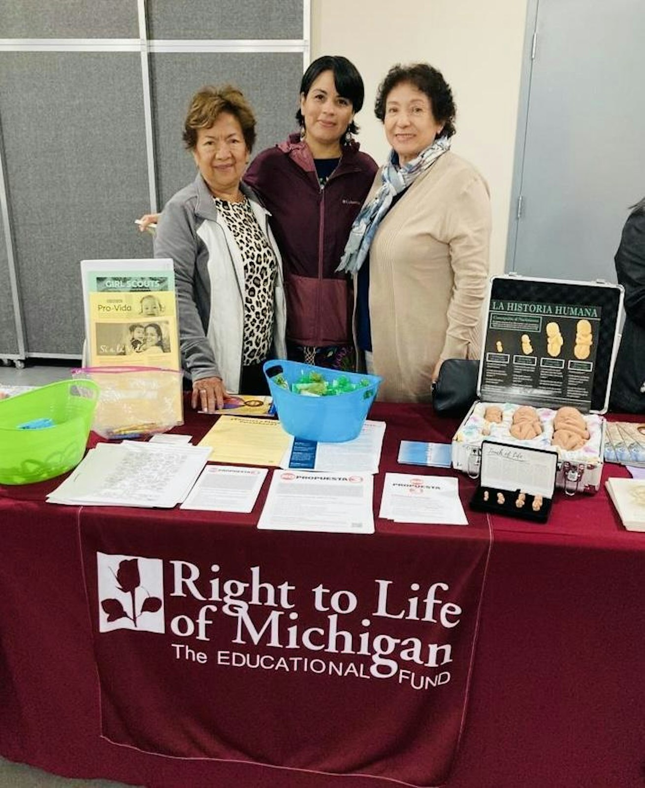 Right to Life busca oportunidades de forma permanente para brindar educación.