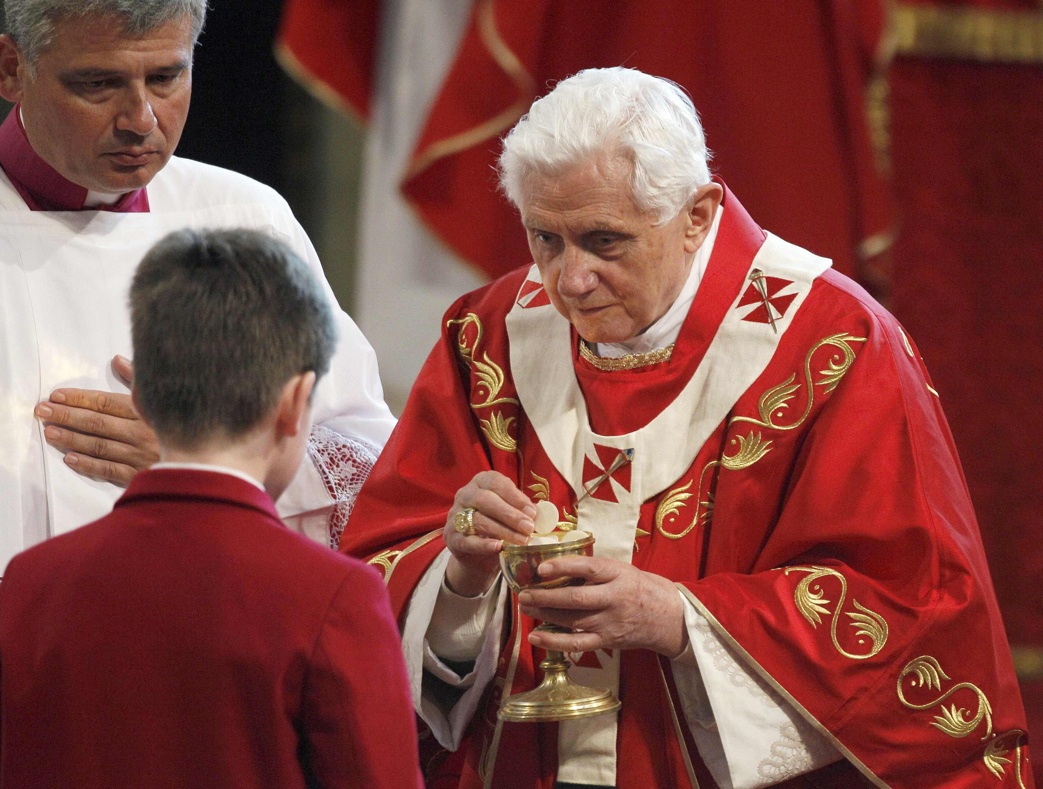 Vatican Editorial Defends Benedict XVI After Release Of Abuse Report ...