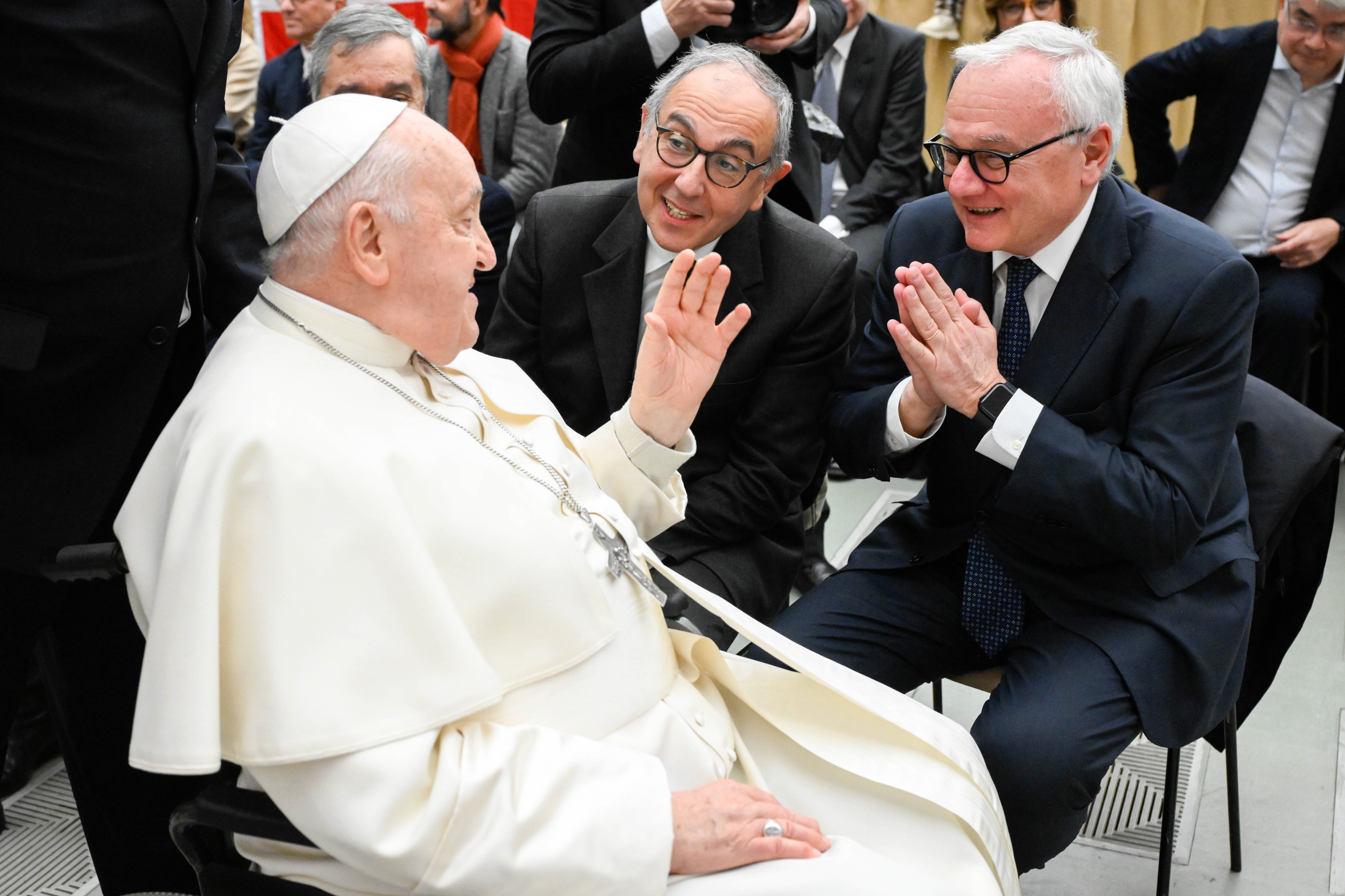 Catholic Communicators Must Help People Overcome Divisions, Pope Says ...