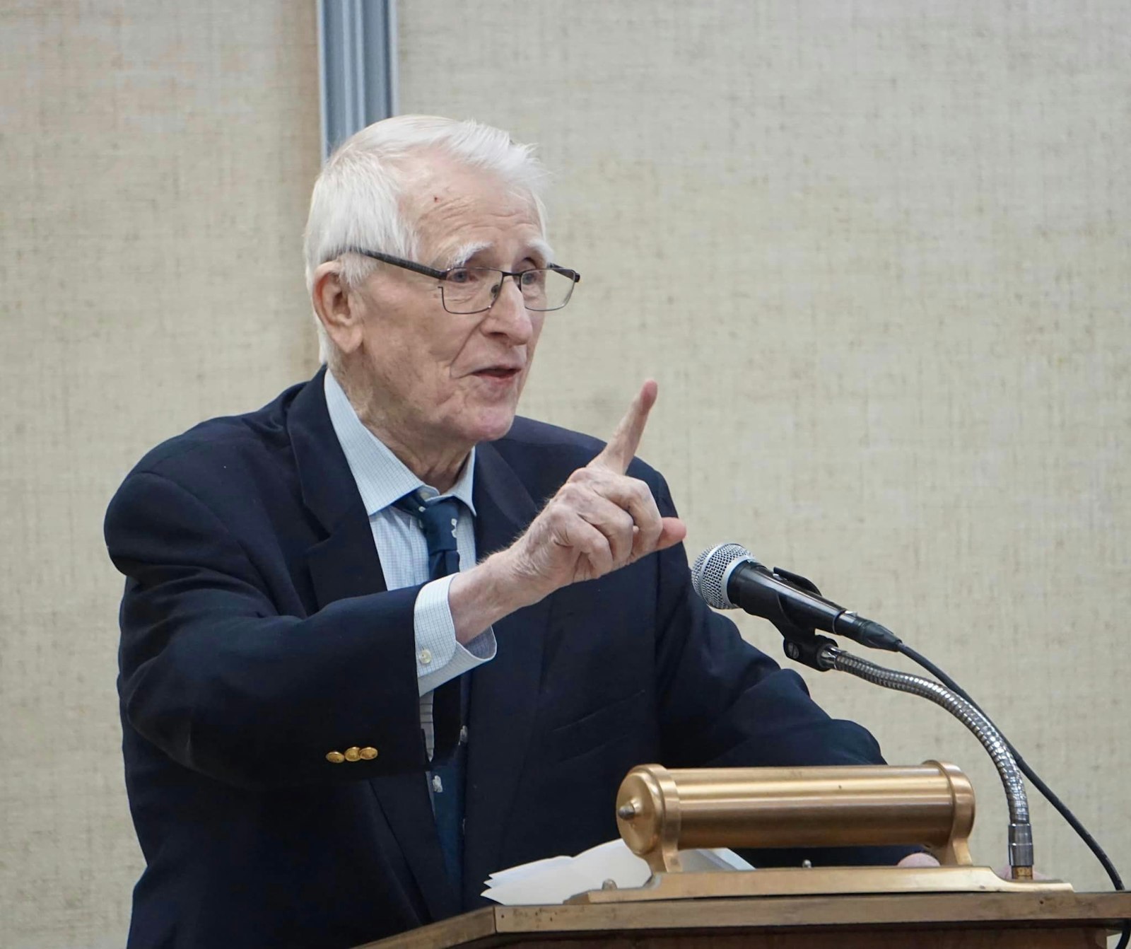 Bob Barrett, a longtime member and former governor of the Michigan Serrans, speaks during the induction of new members for the Detroit-Northeast Serra Club. Barrett, who attends our Lady Queen of Martyrs Parish in Beverly Hills, first joined the club in 1994.