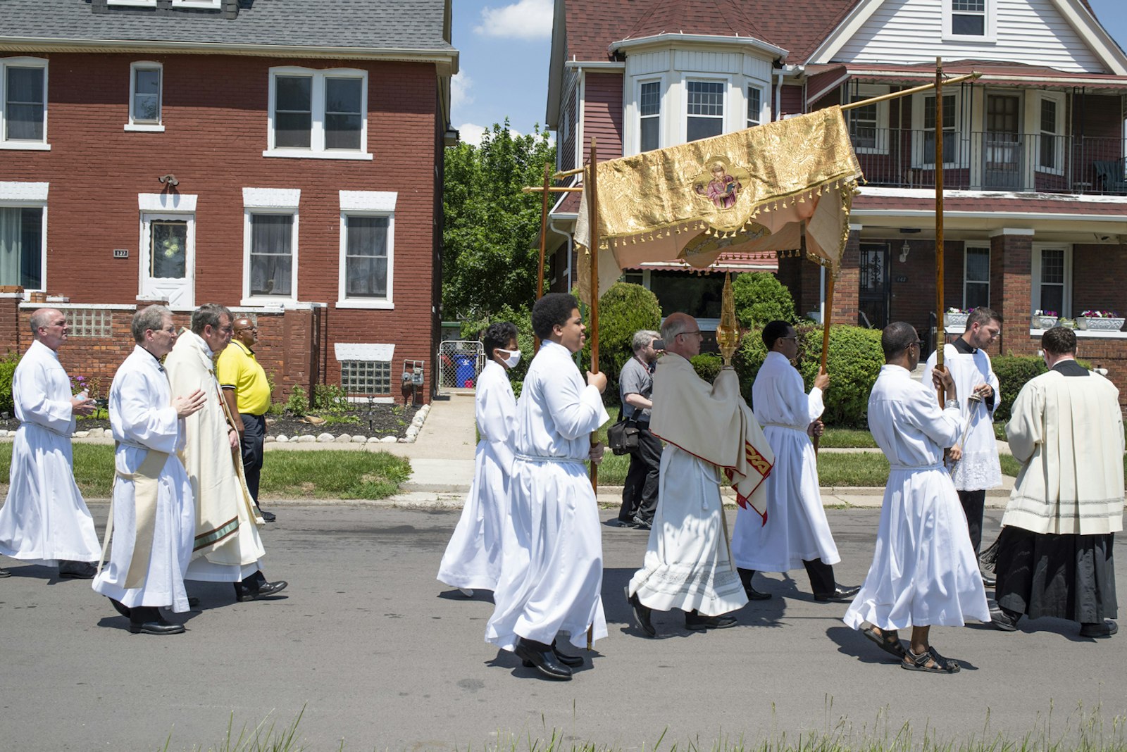 In response to a waning belief among Catholics in the Eucharist, the U.S. Conference of Catholic Bishops this summer will launch a three-year grassroots revival of devotion and faith in the Real Presence of Jesus in the Eucharist, culminating in the first National Eucharistic Congress in the United States since 1975. (Rosa Maria Zamarron | Special to Detroit Catholic)