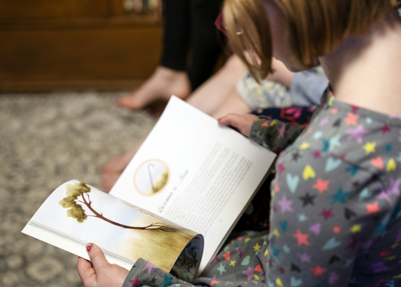 Since medieval times, the image of a tree has been used to help teach people, especially children, about the events leading up to Christ's birth.