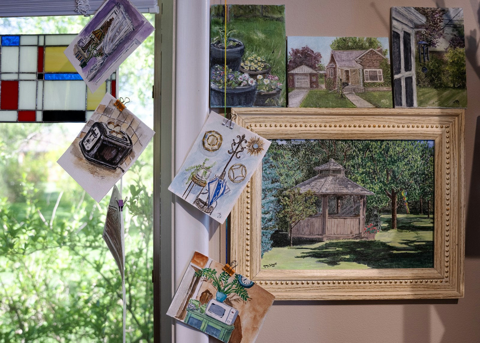 Zabawski prefers to capture ordinary, day-to-day glimpses of life in her artwork.