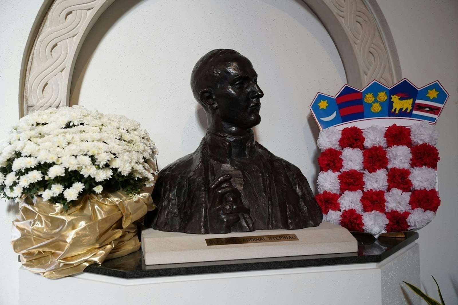 A bust of Blessed Cardinal Aloysius Stepinac, the cardinal archbishop of Zagreb from 1937 to 1960, who was an opponent of the atheistic Communist regime in Yugoslavia and is seen as a hero to Croatian Catholics.