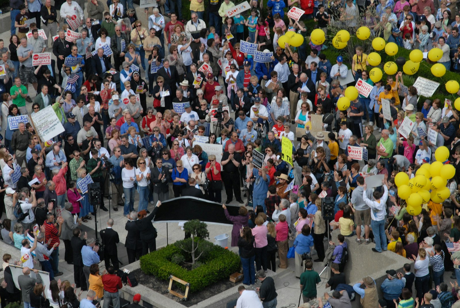 Hundreds of Catholics and other religious groups rally outside the U.S. Federal Building in downtown Detroit in response to the HHS mandate in April 2012. (Michael Stechschulte | The Michigan Catholic)