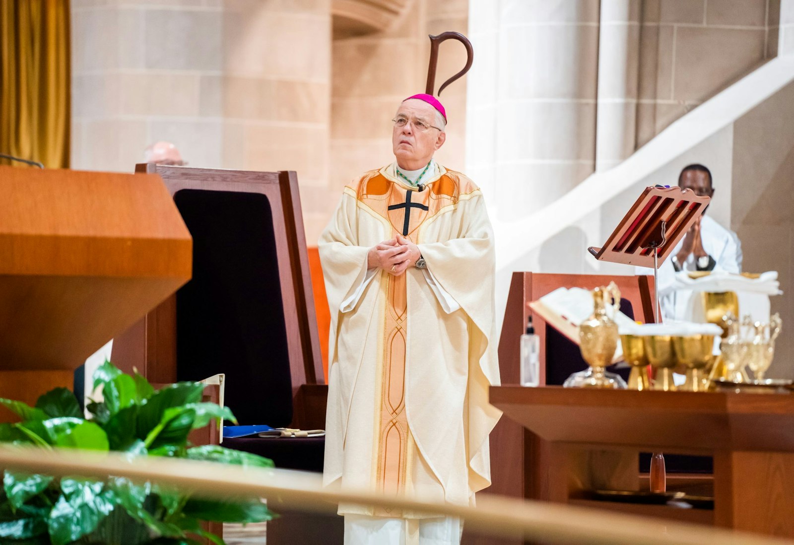 Bishop Hanchon presides at a Mass celebrating the legacy of the Rev. Martin Luther King Jr. at the Cathedral of the Most Blessed Sacrament in January 2021. (Valaurian Waller | Detroit Catholic)