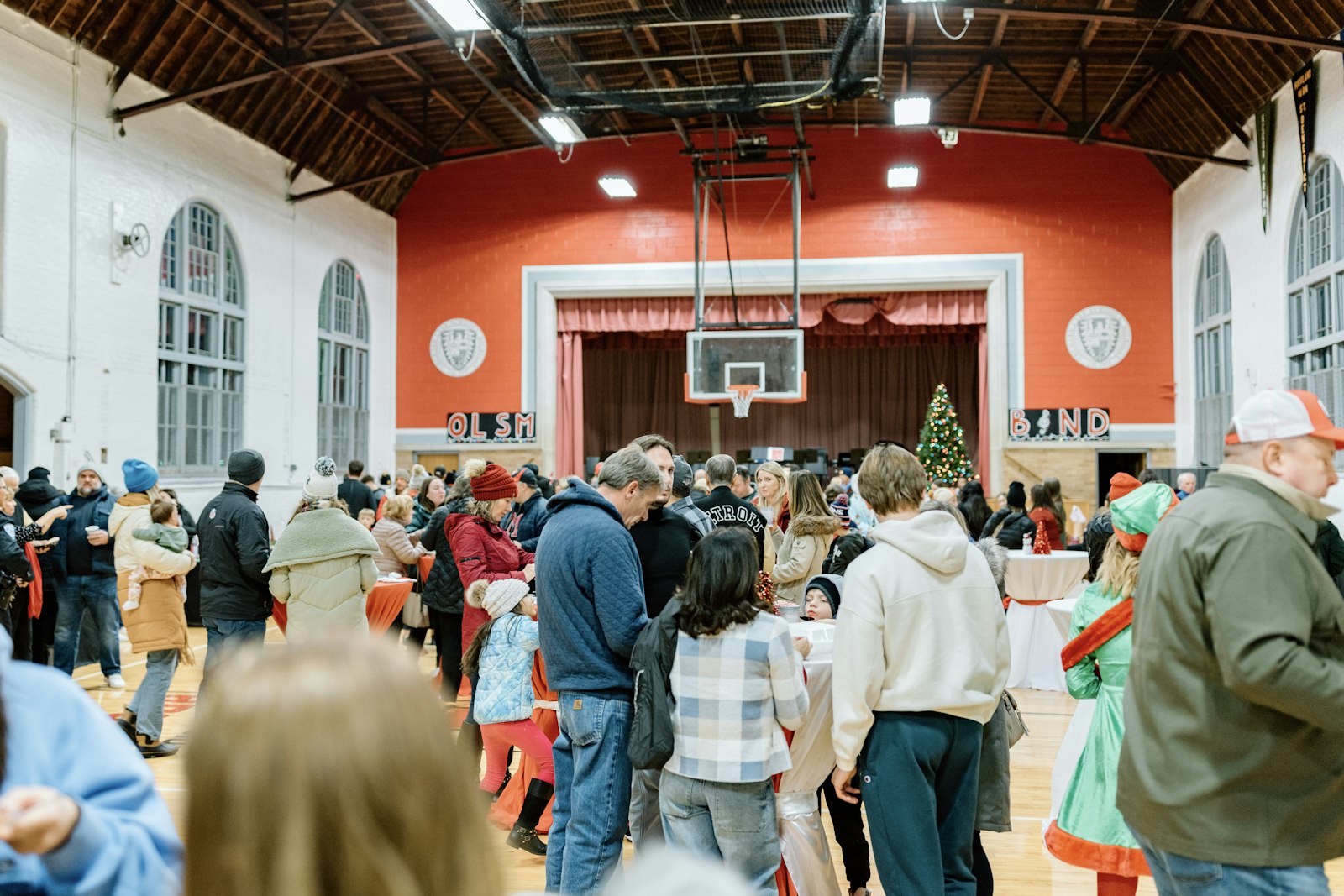 Families gather for the annual event, which brings together current and alumni students and families to celebrate the holidays and the impact of the Orchard Lake Schools. (Alissa Tuttle | Special to Detroit Catholic)