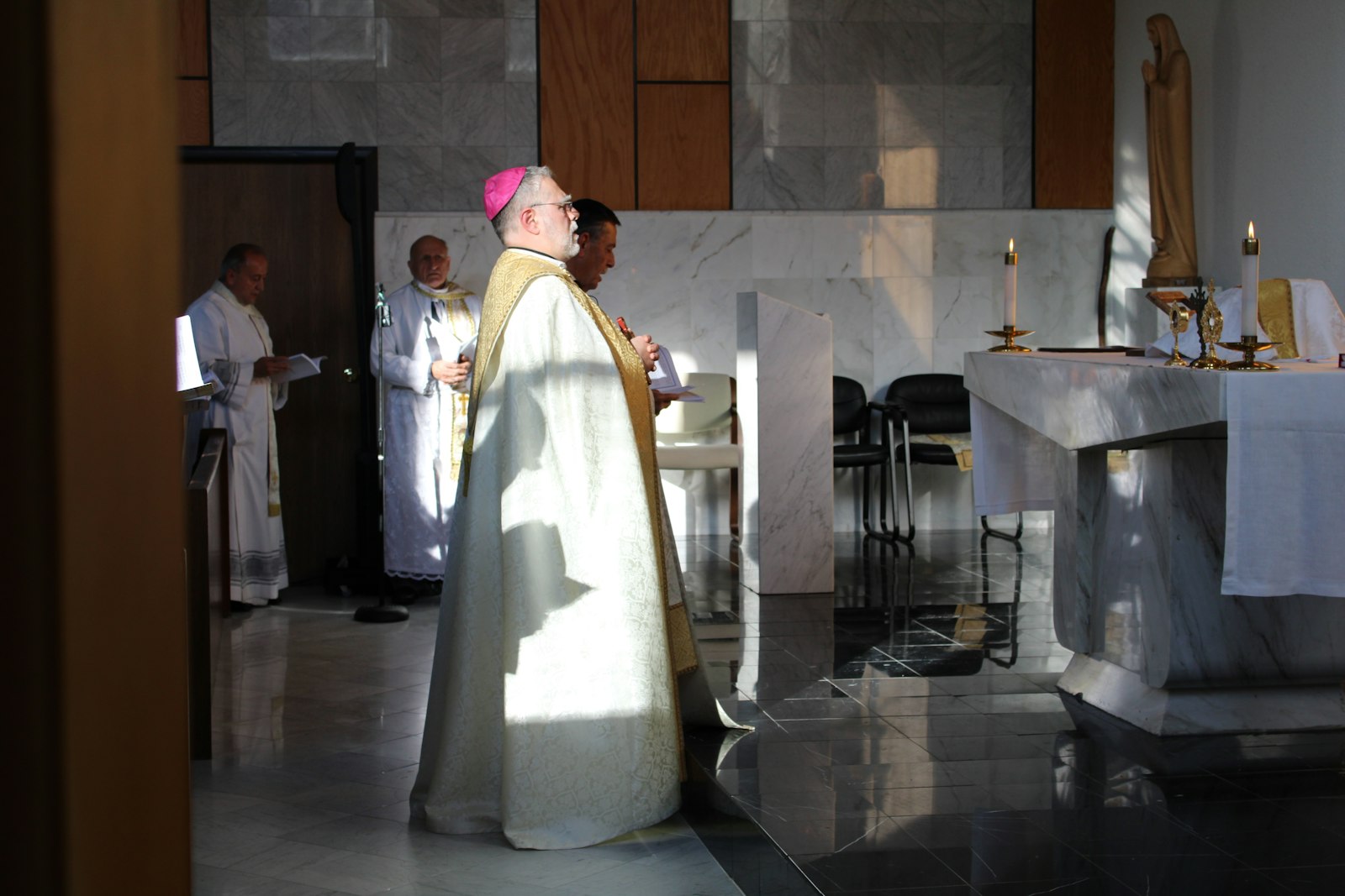 Bishop Francis Y. Kalabat celebrates a Mass of dedication at the new Mar Eliya Retreat Center in Oxford on Oct. 28.