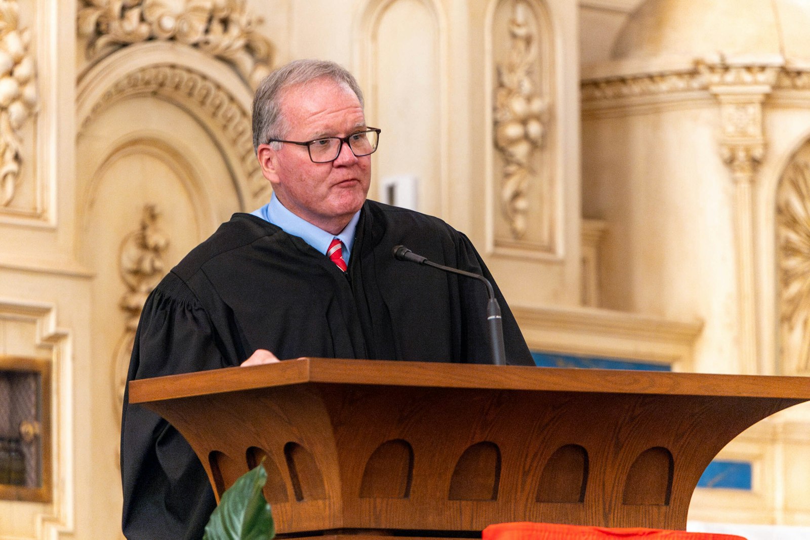 Judge Michael J. Riordan of the Michigan Court of Appeals, a 1990 graduate of the University of Detroit Mercy School of Law, led the legal community in a renewal of the lawyers’ oath of commitment.