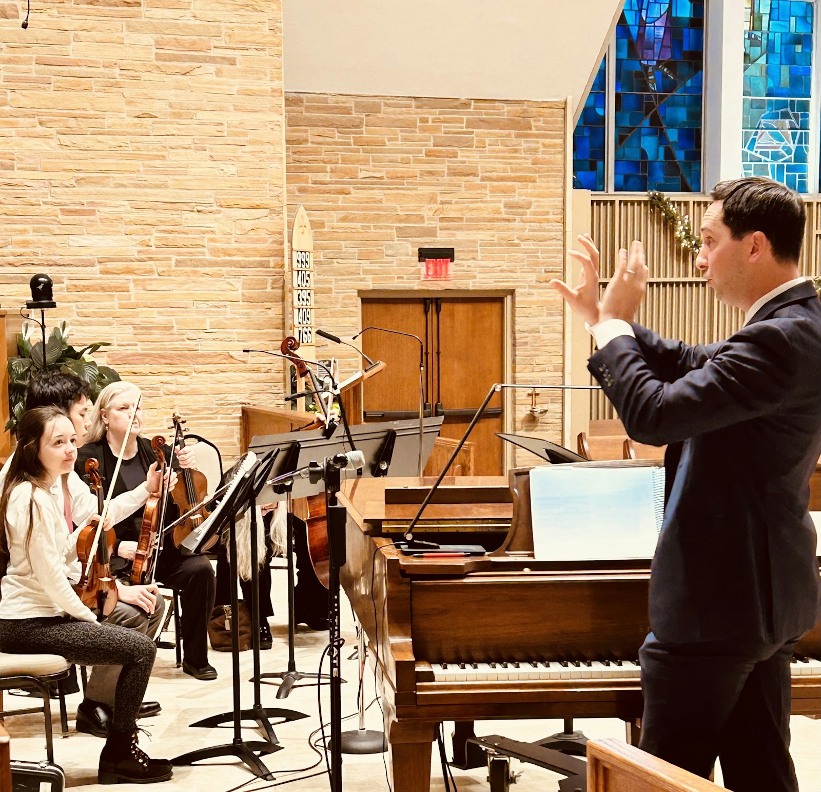 The Holy Name parish choir is made up of parishioners young and old; one member has been singing for 50 years. The choir also includes a handful of professional singers.