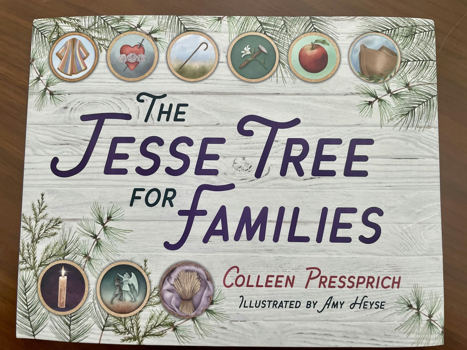 In her book, Pressprich included paper Jesse Tree ornaments for families to use alongside the written reflections.