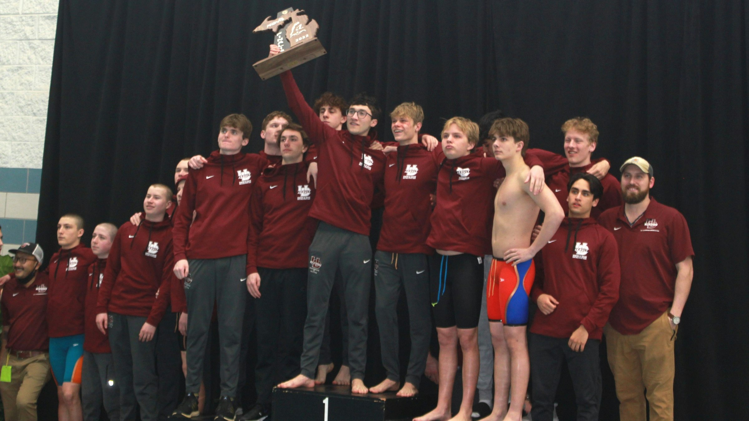 high-water-mark-u-of-d-jesuit-swimmers-finish-as-state-runner-up