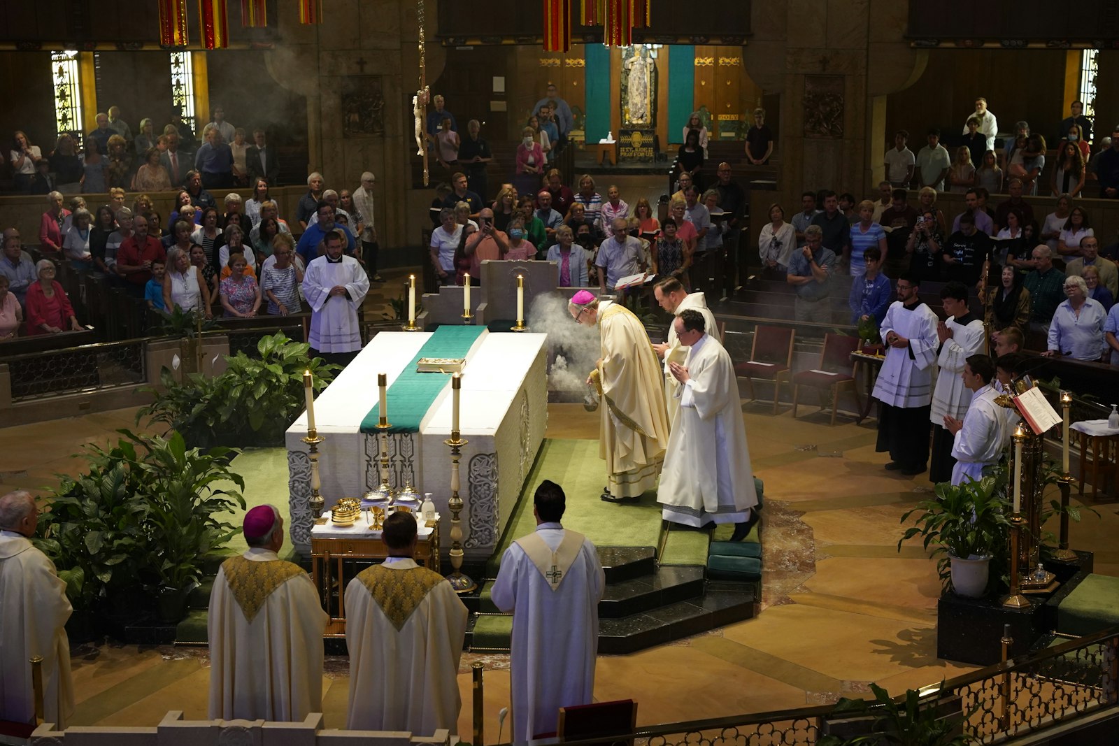 Bishop Robert Barron celebrated Mass after his keynote address during the “Live at the Basilica” event, with Detroit Auxiliary Bishop Robert Fisher and Fr. Joe Horn, rector National Shrine of the Basilica.