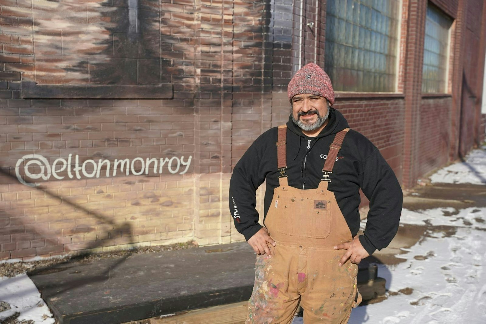 Duran es un artista visual que vive en Detroit desde hace 10 años. Al principio, quería estudiar arte en Berlín, pero mientras se dirigía a la capital alemana, hizo una parada en Detroit y nunca más se fue. (Foto de Daniel Meloy | Detroit Catholic)