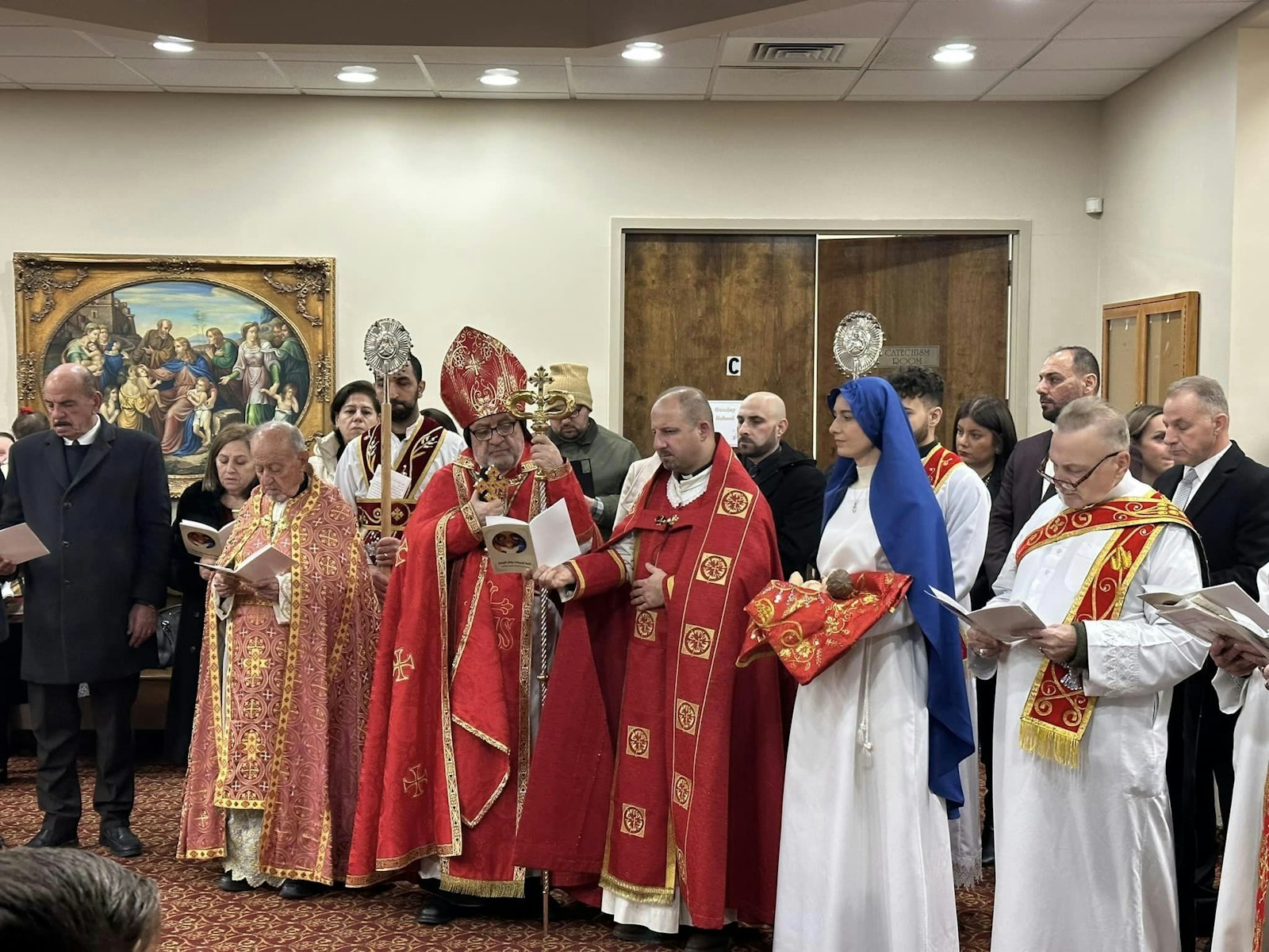 El obispo Habash celebra una liturgia navideña en la catedral siríaca de St. Toma en Farmington Hills. (Cortesía de la Catedral Católica Siria de St. Toma)