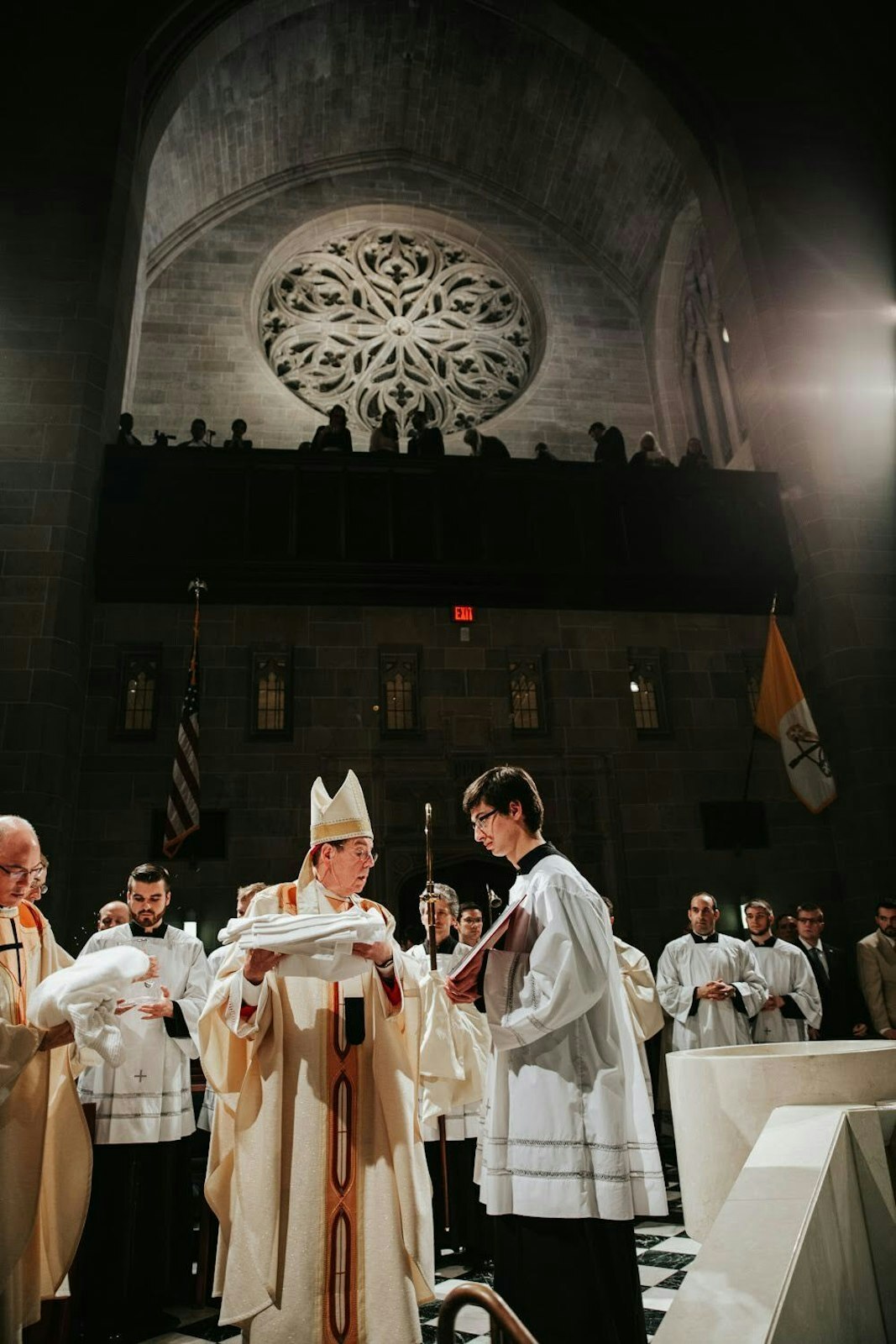 El Arzobispo Vigneron celebra la Vigilia Pascual en la Cathedral of the Most Blessed Sacrament en Detroit en 2019 (James Silvestri | Especial para Detroit Catholic)