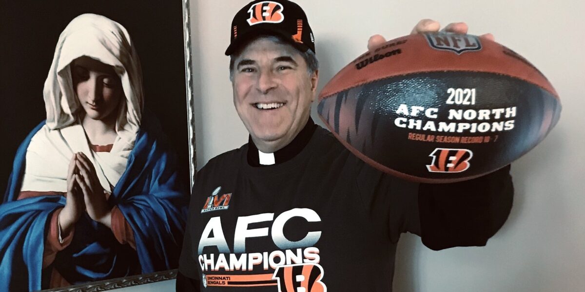 LA Rams' team chaplain 'loves the Lord and loves ball'