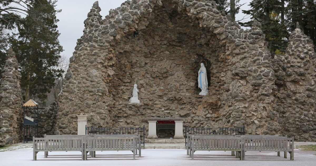 5 million grant will help fund Mundelein seminary education initiative