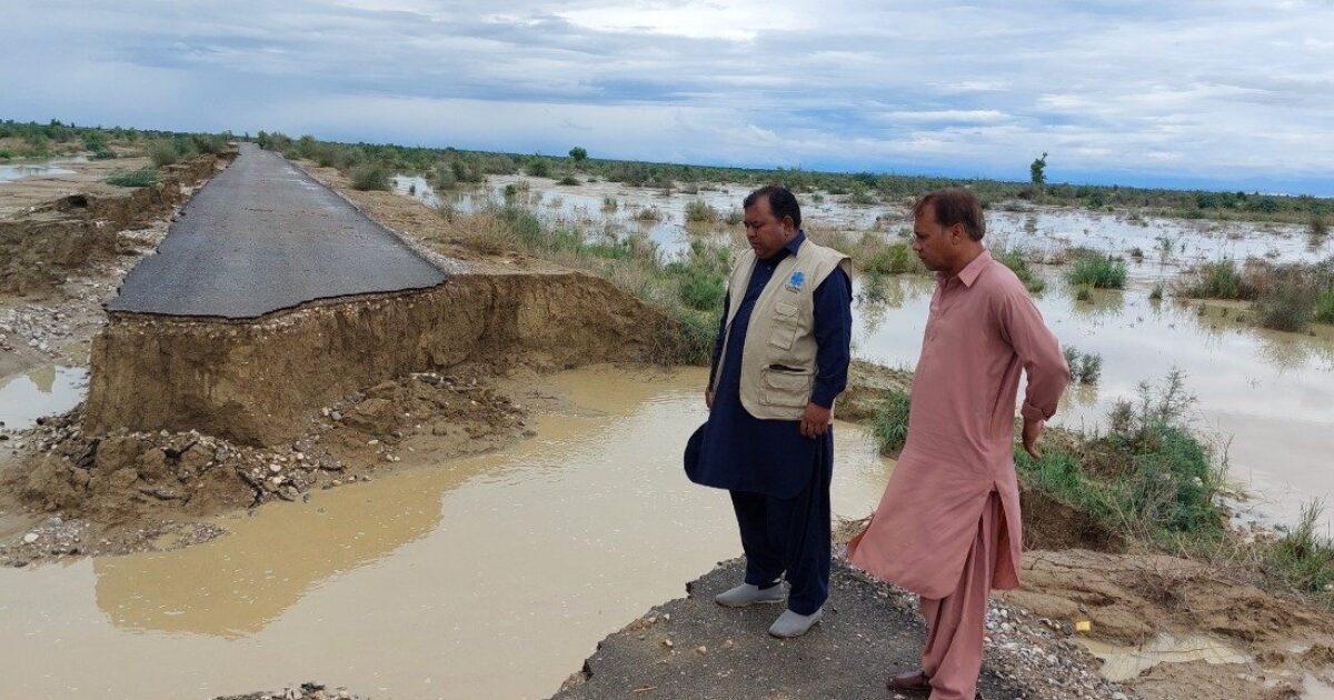 CRS gets aid to first families devastated by Pakistani floods - Detroit ...