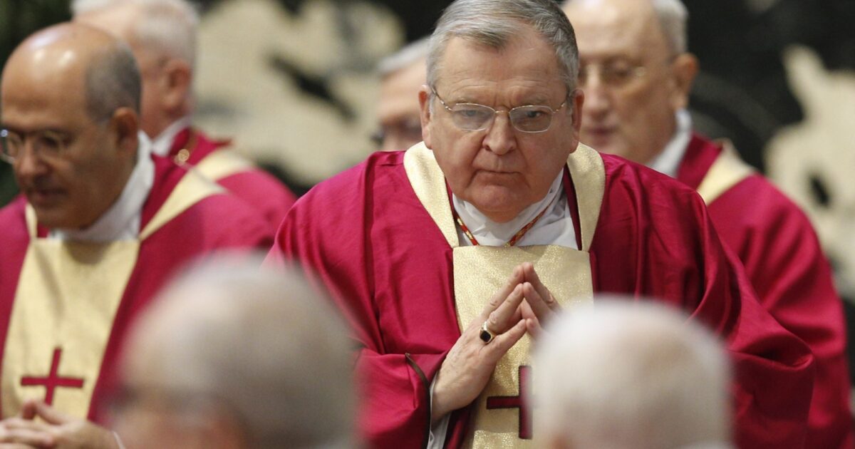 Pope responds to cardinals on blessings for homosexuals, female priests ...