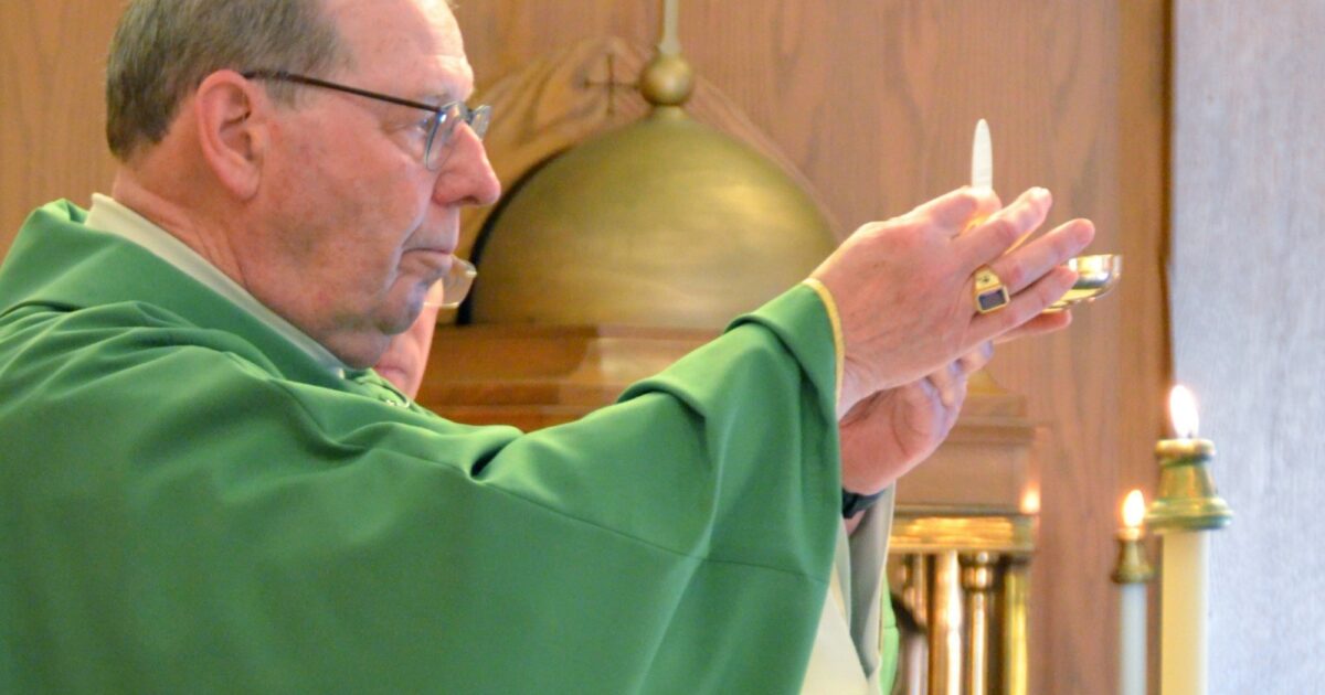 Pope accepts resignation of Maine bishop, names Rhode Island pastor as ...