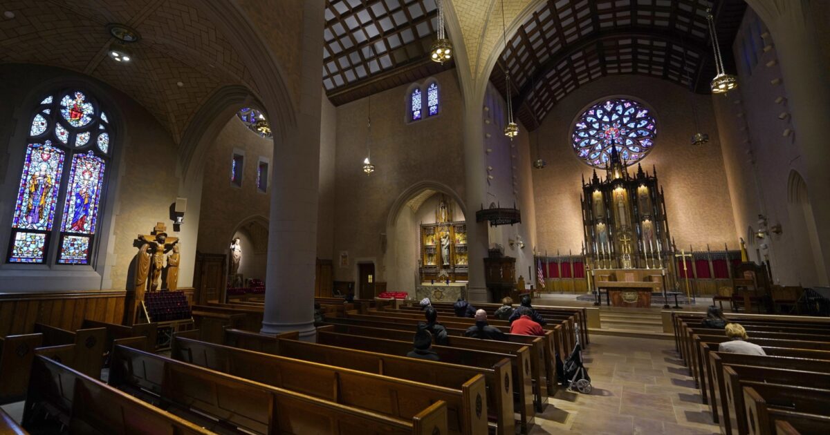 Gallup: Just 3 in 10 U.S. adults regularly attend religious services