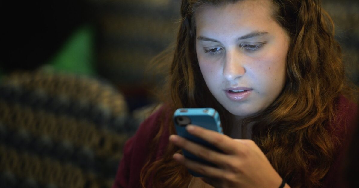 Banning smartphones in school is the smart move, say these Catholic ...