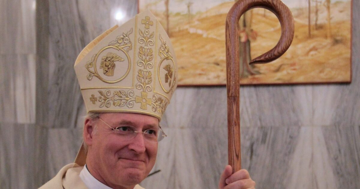The symbolic value of bishop rings - Holyart.com Blog