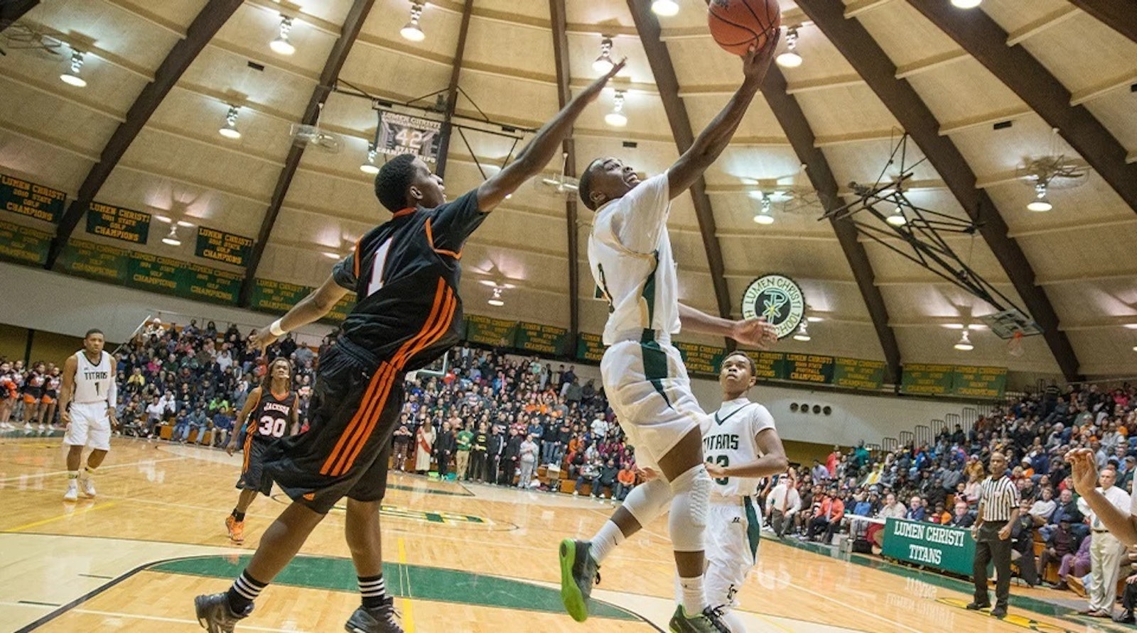 Jackson Lumen Christi's building has a "dome"-style gymnasium which seats 3,000 for basketball and volleyball competitions.