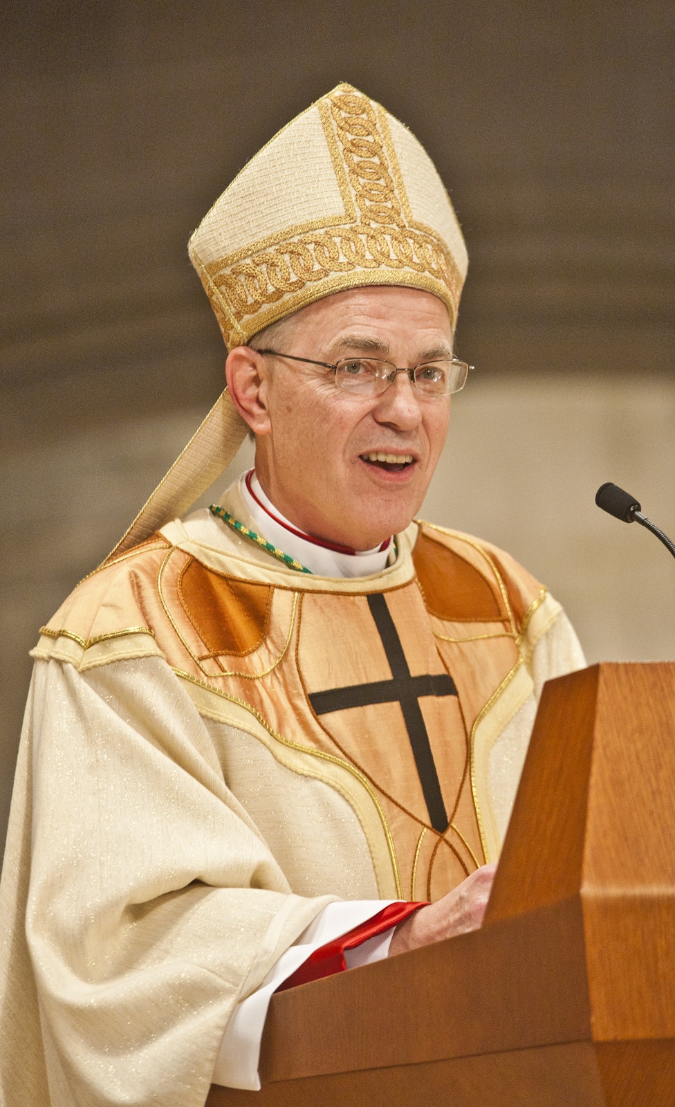 Bishop Hanchon speaks during his episcopal ordination Mass on May 5, 2011, at the Cathedral of the Most Blessed Sacrament, when he was ordained along with (at the time) fellow Auxiliary Bishops Arturo Cepeda and (now Archbishop) Michael J. Byrnes. (Larry A. Peplin | Special to The Michigan Catholic)