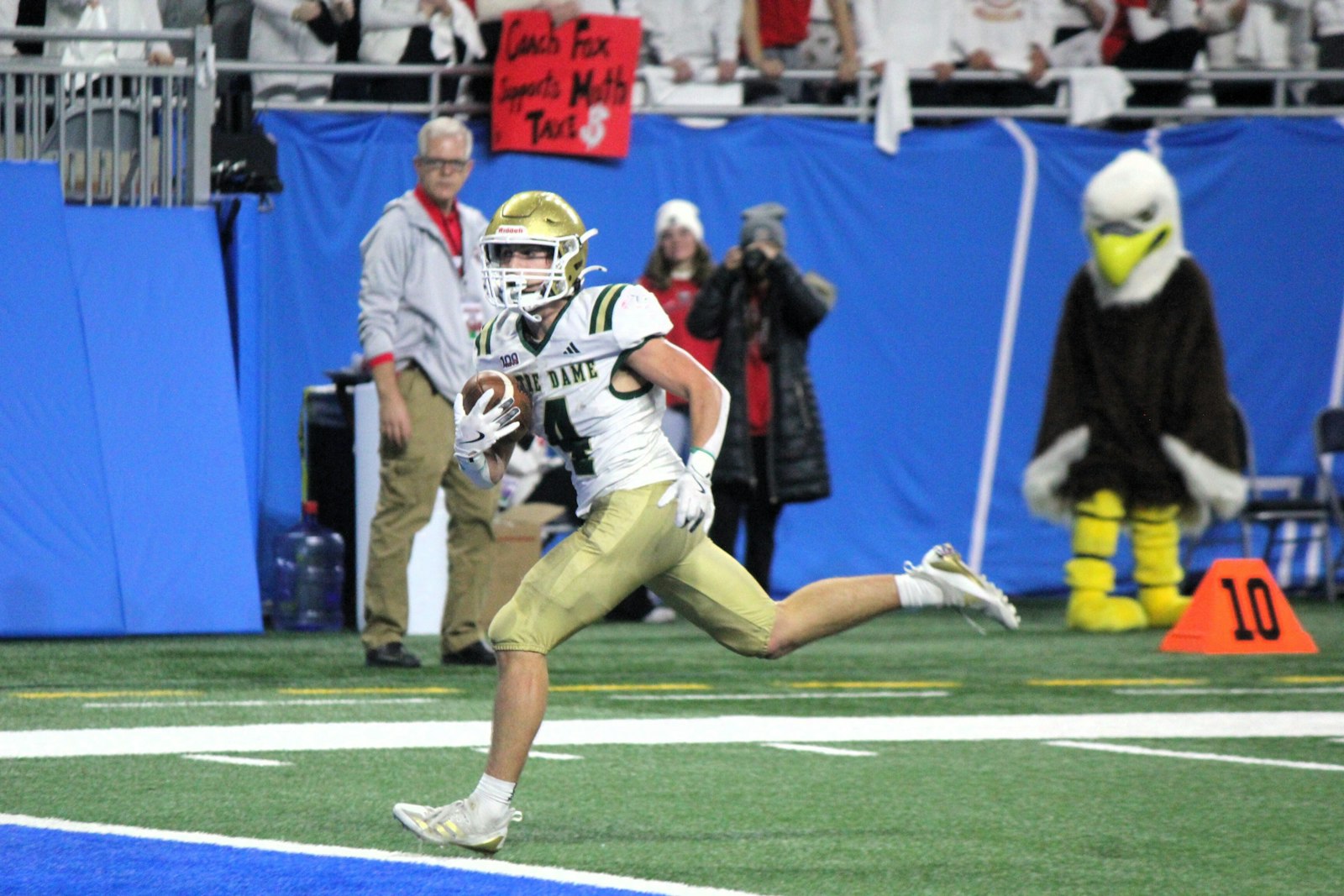 Billy Collins crosses the goal line without opposition after gathering in a touchdown pass from Sam Stowe in the second quarter.