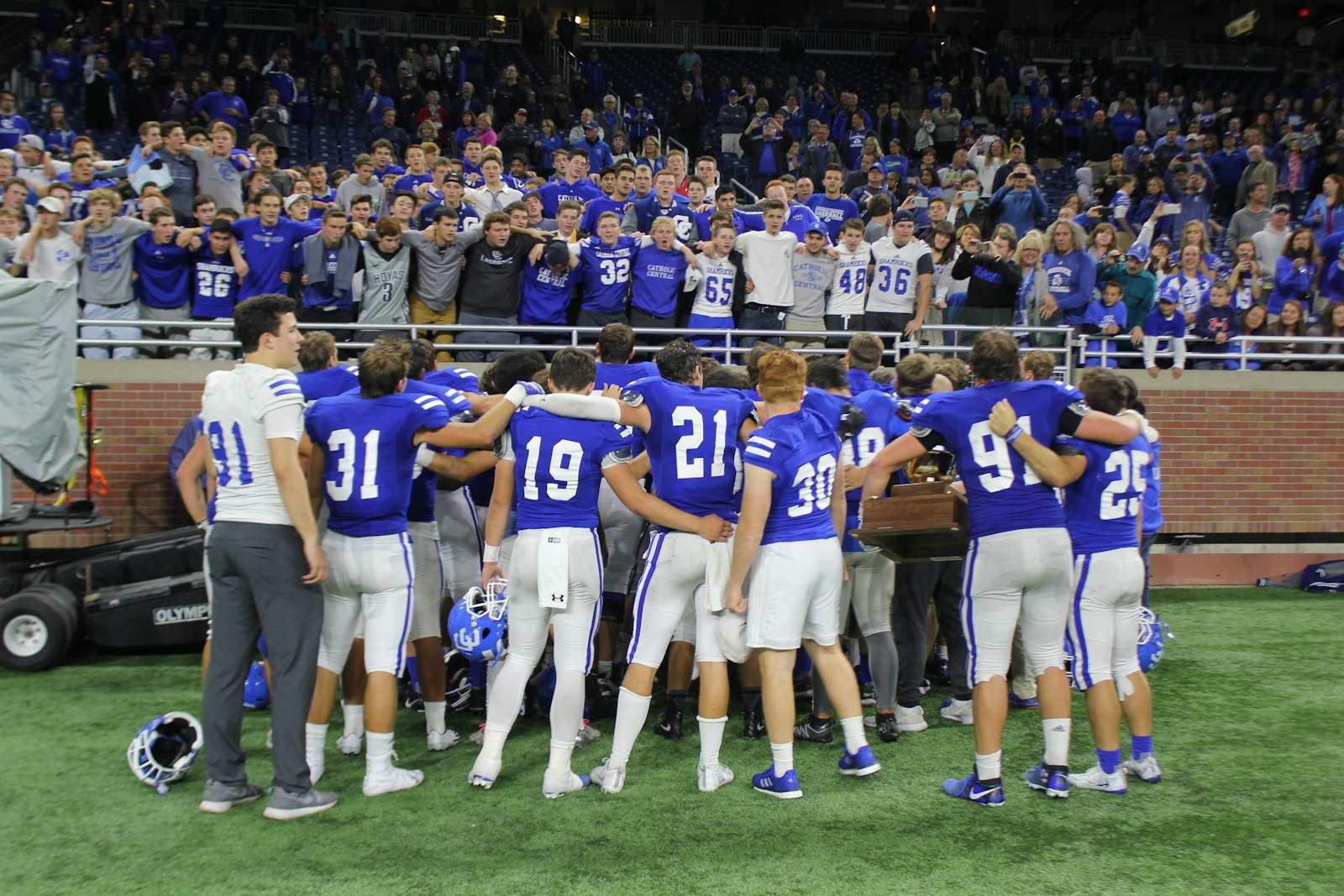 Detroit Catholic Central was the last team before Warren De La Salle to win the Bishop Division championship. Here, the team celebrates a victory over Orchard Lake St. Mary’s in 2016 at Ford Field.